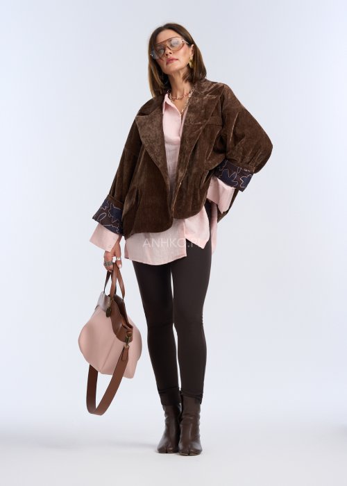 Różowa koszula damska z lnu, oversize z kołnierzykiem i długim rękawem, lekka tkanina w stylu casual