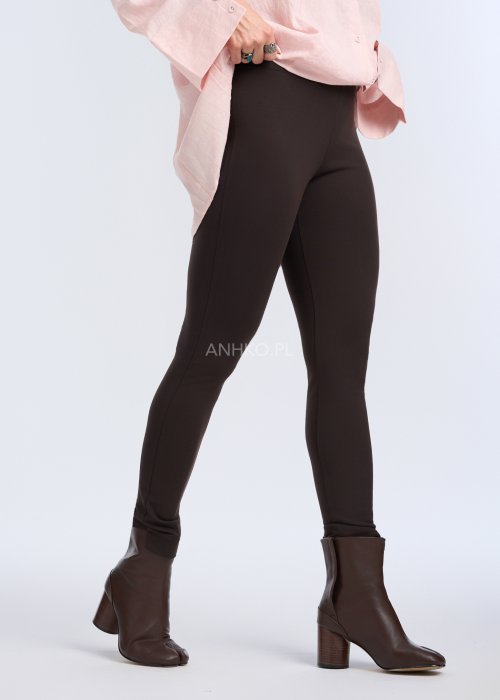 Elastyczne spodnie brązowe o dopasowanym, slim kroju