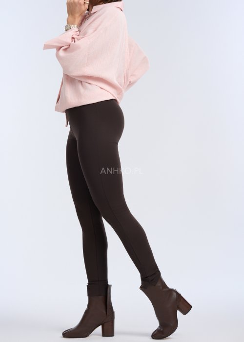 Elastyczne spodnie brązowe o dopasowanym, slim kroju