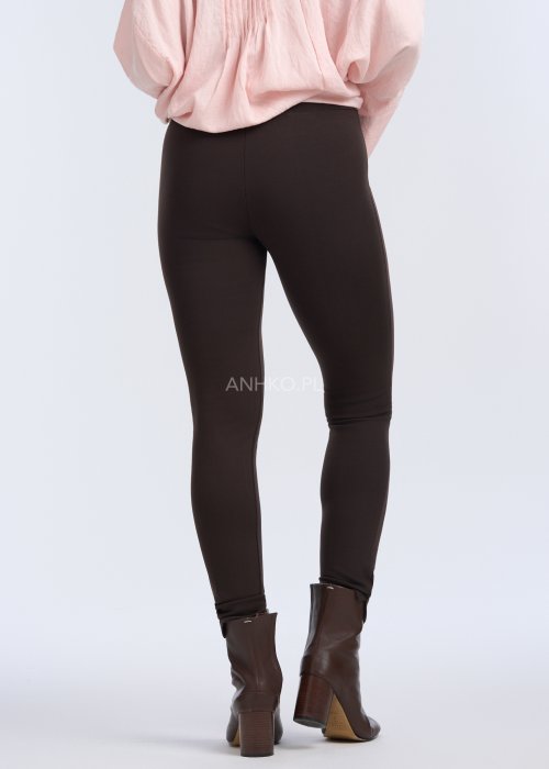 Elastyczne spodnie brązowe o dopasowanym, slim kroju