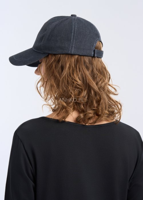 Czapka z daszkiem z ciemnego denimu, o klasycznym kroju z przeszyciami
