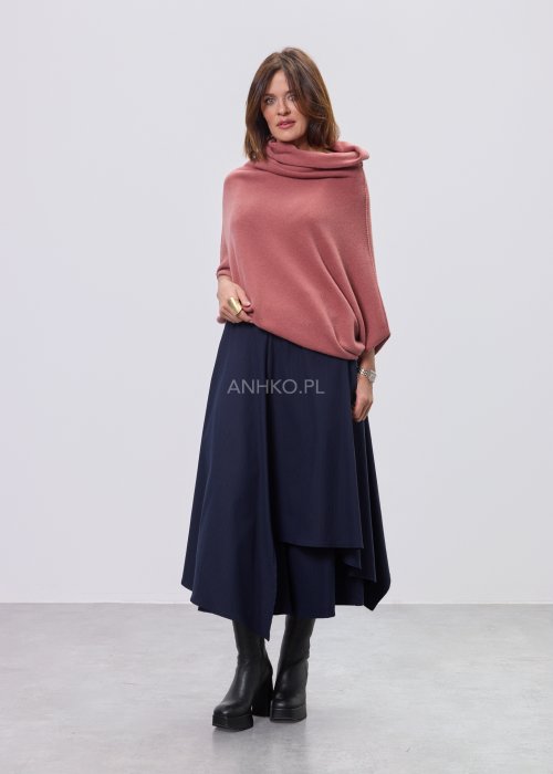 Granatowe damskie spódnico-spodnie o długości midi, z szerokimi, warstwowymi nogawkami imitującymi spódnicę, wykonane z gładkiej tkaniny