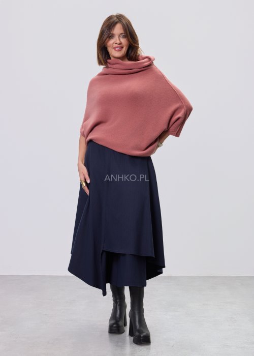 Granatowe damskie spódnico-spodnie o długości midi, z szerokimi, warstwowymi nogawkami imitującymi spódnicę, wykonane z gładkiej tkaniny