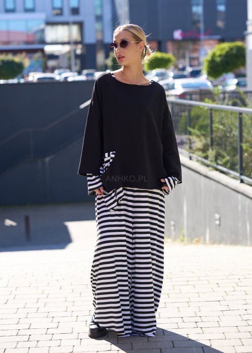 Czarna-bluzka-oversize-z-dlugim-rekawem-i-detalem-w-paski,-wykonana-z-miekkiej-dzianiny-8.jpg