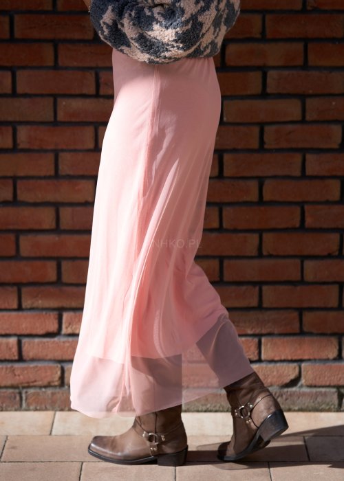 Lekka, półprzezroczysta spódnica damska Ethereal Mesh w jasnoróżowym kolorze o prostym, zwiewnym kroju maxi