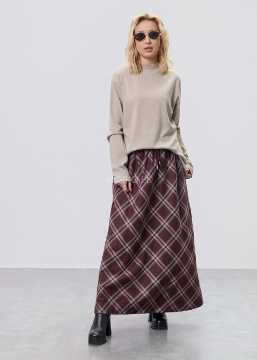 Beżowa bluzka damska Essential Long z długim rękawem, prosty uniwersalny fason, elastyczny materiał, styl basic i casual.