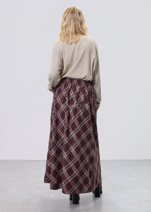 Beżowa bluzka damska Essential Long z długim rękawem, prosty uniwersalny fason, elastyczny materiał, styl basic i casual.