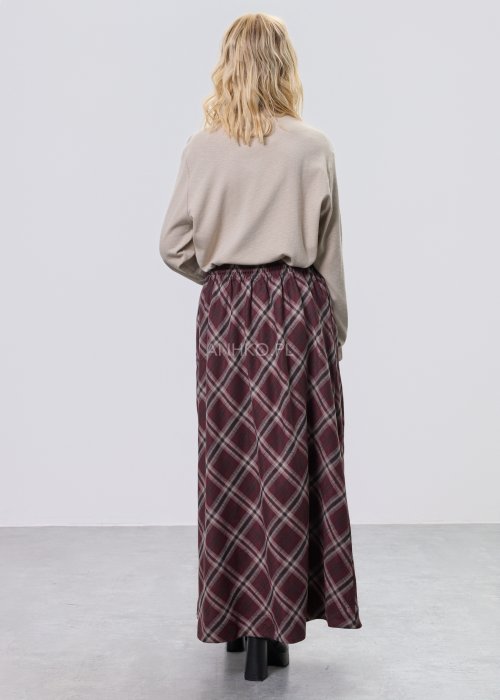 Beżowa bluzka damska Essential Long z długim rękawem, prosty uniwersalny fason, elastyczny materiał, styl basic i casual.