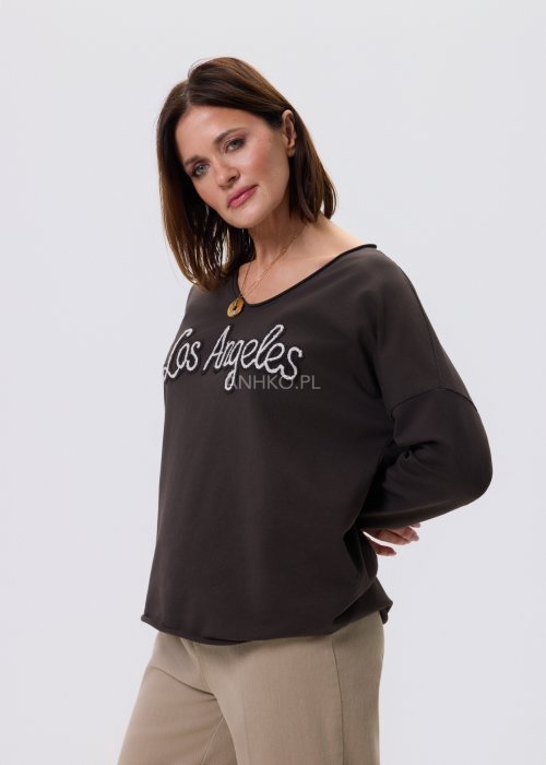 Ciemnobrązowa bluzka damska Los Angeles Vintage z dekoracyjnym haftem na przodzie, luźny fason oversize, długie rękawy, styl casual i miejski.