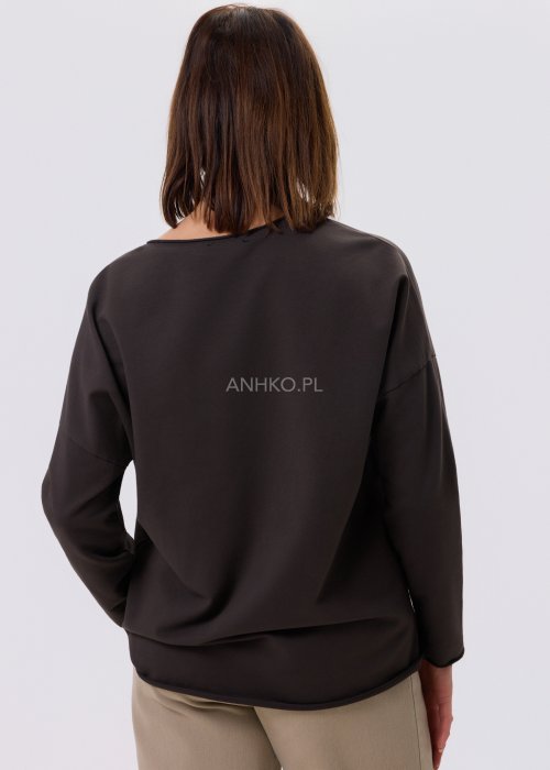 Ciemnobrązowa bluzka damska Los Angeles Vintage z dekoracyjnym haftem na przodzie, luźny fason oversize, długie rękawy, styl casual i miejski.