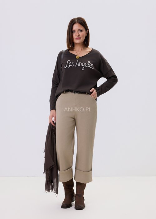 Ciemnobrązowa bluzka damska Los Angeles Vintage z dekoracyjnym haftem na przodzie, luźny fason oversize, długie rękawy, styl casual i miejski.