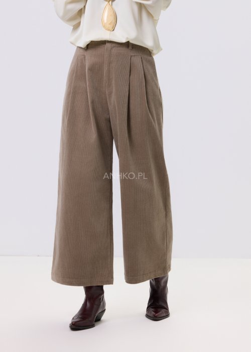 Beżowe spodnie sztruksowe damskie Soft Line z wysokim stanem, prostą nogawką i elastycznym pasem z tyłu, styl codzienny.