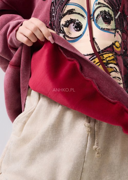 Bordowa bluza damska Artemis Art z kapturem i artystycznym nadrukiem z dekoracyjnymi cekinami, luźny fason, styl casual.