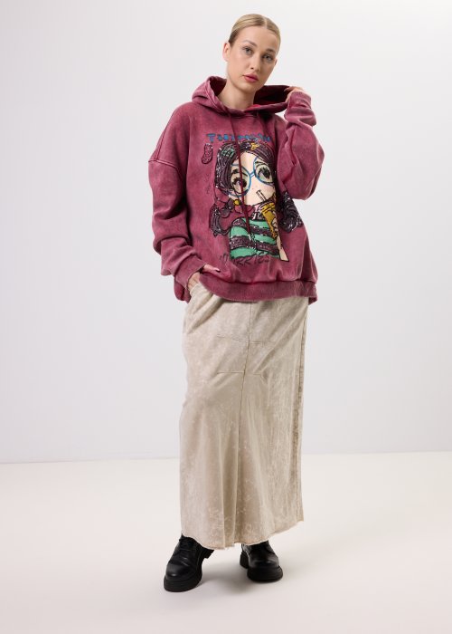 Bordowa bluza damska Artemis Art z kapturem i artystycznym nadrukiem z dekoracyjnymi cekinami, luźny fason, styl casual.