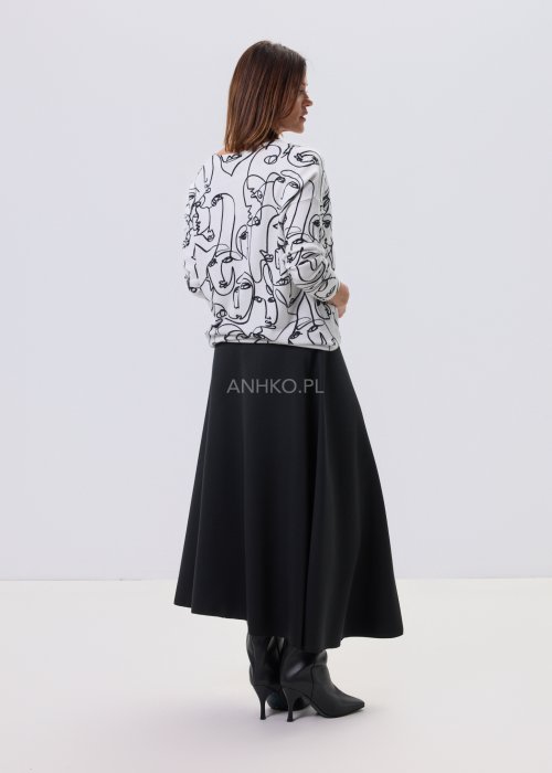 Biały cienki sweter damski Vinci z czarnym artystycznym printem twarzy, prosty krój, dekolt V i długie rękawy, styl casual.