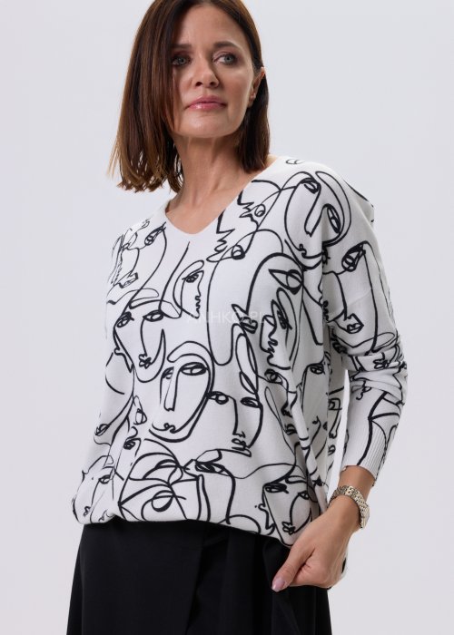 Biały cienki sweter damski Vinci z czarnym artystycznym printem twarzy, prosty krój, dekolt V i długie rękawy, styl casual.