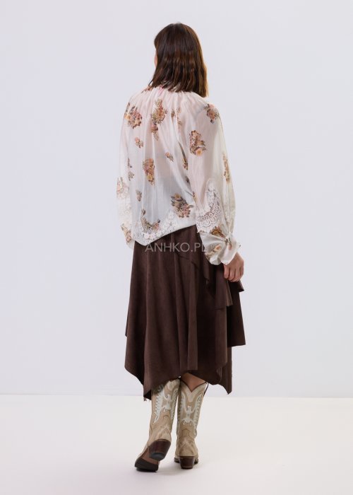 Brązowa spódnica Normal maxi o asymetrycznym kroju z falbanami, koronkową wstawką i frędzlami, wysoki stan, styl boho casual.