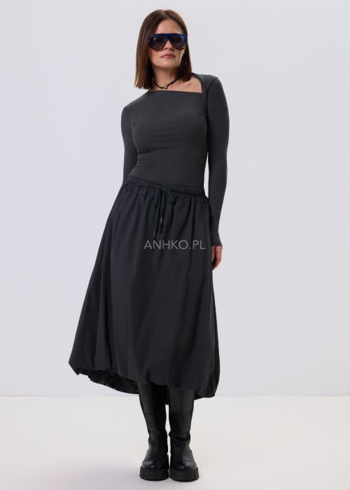 Antracytowa spódnica Terra midi o balonowym fasonie z elastyczną talią, luźny krój, styl casual miejski.