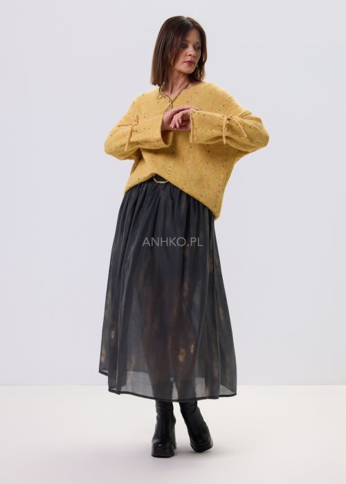 Żółty sweter damski Liora Waypoint z ozdobnym wiązaniem na rękawach, luźny fason, miękka elastyczna dzianina, styl casual.