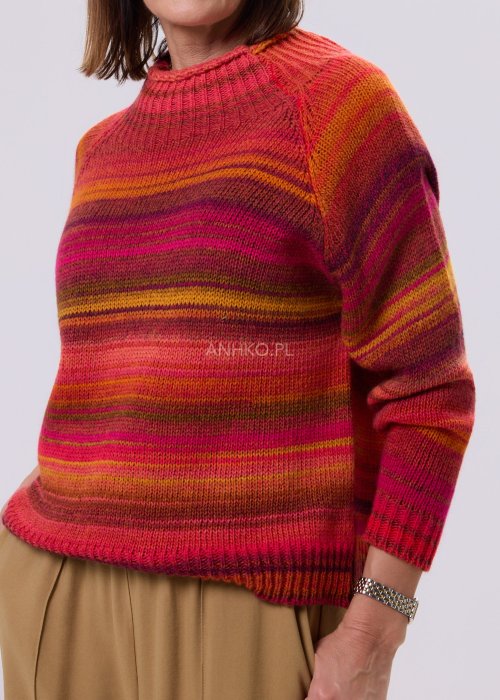 Pomarańczowy sweter damski ColorWave Knit w wielobarwne paski, miękka dzianina z wełną, styl boho, fason casual na chłodne dni.