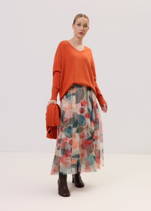 Pomarańczowy sweter damski Intes z dekoltem V i dopasowanym szalem, fason oversize.