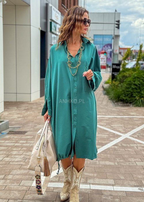 Zielona sukienka koszulowa midi z długim rękawem, zapinana na guziki, oversize'owy krój w stylu minimalistycznym