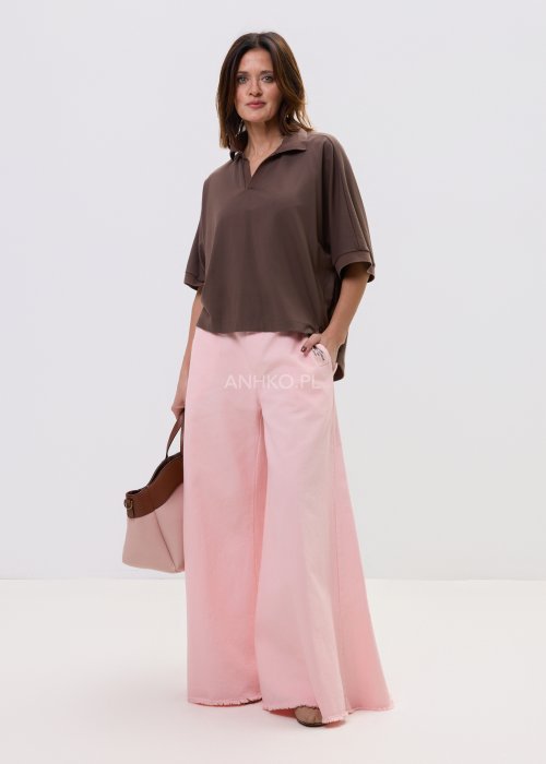 Bluzka oversize w odcieniu czekoladowym z krótkim rękawem i minimalistycznym fasonem