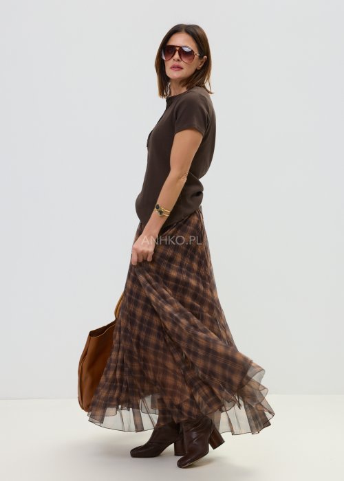 Długa spódnica damska w kratę brązową z transparentną warstwą i lekkim rozkloszowaniem.