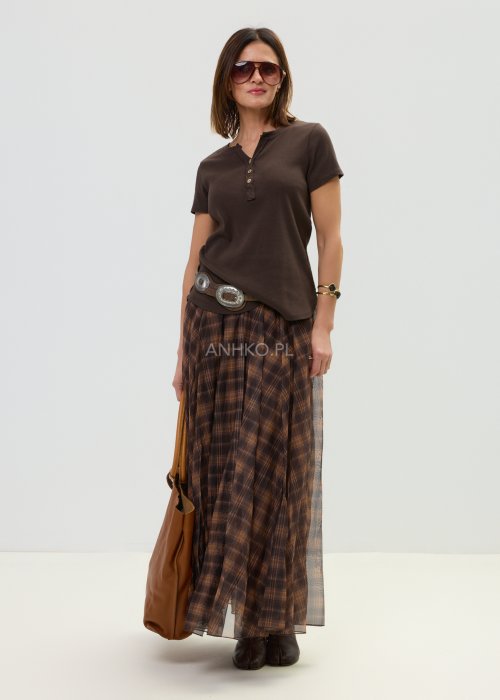 Długa spódnica damska w kratę brązową z transparentną warstwą i lekkim rozkloszowaniem.