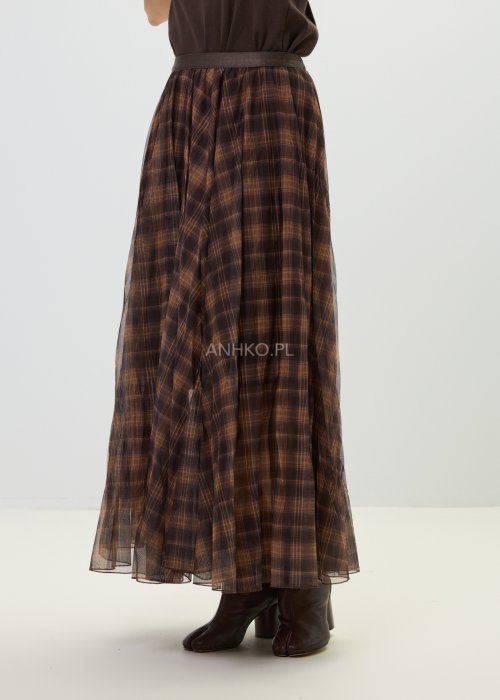Długa spódnica damska w kratę brązową z transparentną warstwą i lekkim rozkloszowaniem.
