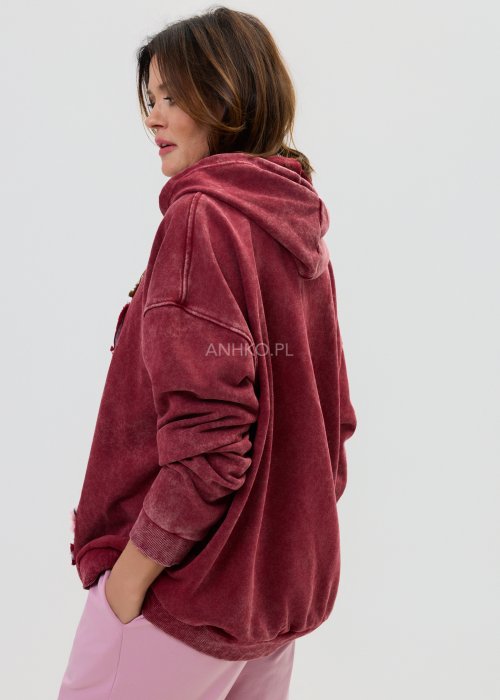 Bordowa bluza z kapturem i artystycznym nadrukiem w stylu streetwear