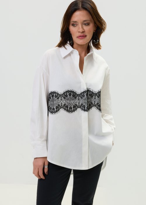 Elegancka koszula damska biała z kontrastową koronką