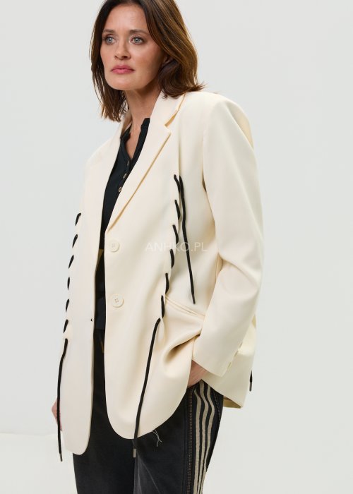 Marynarka damska ecru oversize z ozdobnym sznurowaniem