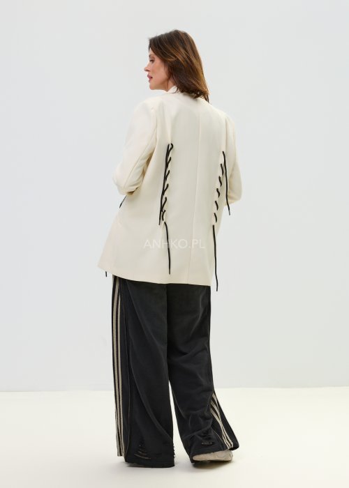 Marynarka damska ecru oversize z ozdobnym sznurowaniem