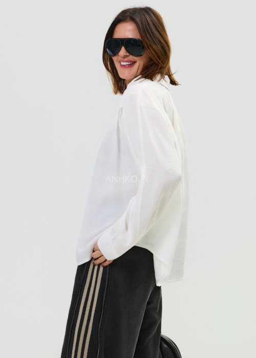 Damska koszula biała z długim rękawem i minimalistycznym designem