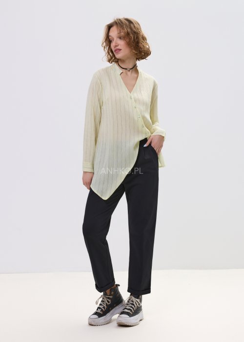 Asymetryczna koszula damska w kolorze cytrynowym z subtelnym prążkowanym wzorem – luźny fason zapinany na guziki z długim rękawem