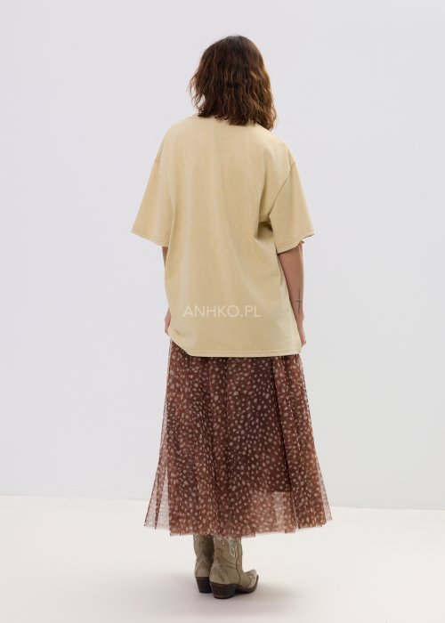 Bluzka oversize beżowa z aplikacją psa i napisem „puppy” – luźny fason z krótkim rękawem i miękko układający się materiał