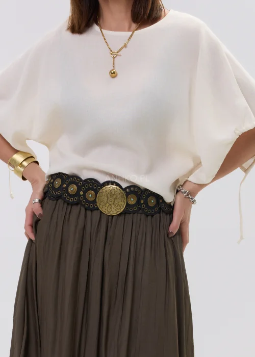 Bluzka damska o luźnym, oversize’owym kroju w odcieniu ecru, z szerokimi rękawami i subtelnym wiązaniem – elegancka baza do stylizacji z nutą minimalizmu.