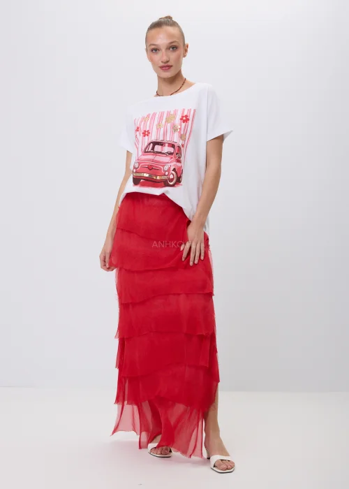 Biały T-shirt damski z różowym nadrukiem retro samochodu i dekoracyjnymi kwiatkami 3D. Luźny fason z krótkim rękawem, idealny do codziennych, kobiecych stylizacji w stylu casual i vintage.