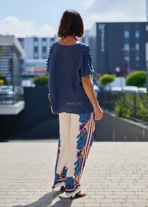 Bluzka damska lniana granatowa z koronkowymi rękawami i wiązaniem – oversize