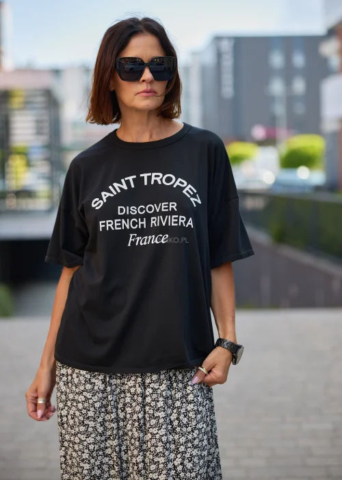 T-shirt damski oversize z napisem Saint Tropez French Riviera – czarny.