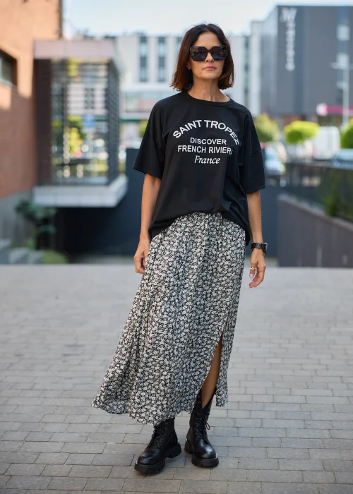 T-shirt damski oversize z napisem Saint Tropez French Riviera – czarny.