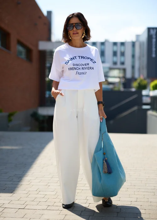 T-shirt damski oversize z napisem Saint Tropez French Riviera – biały.
