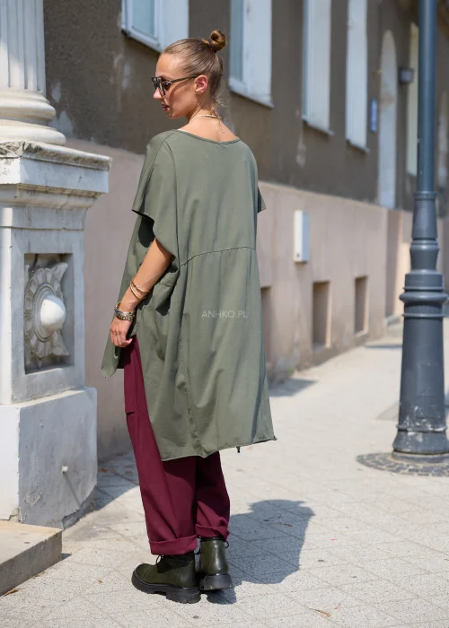 Tunika damska oversize khaki z asymetrycznym dołem – gładki fason z krótkim rękawem