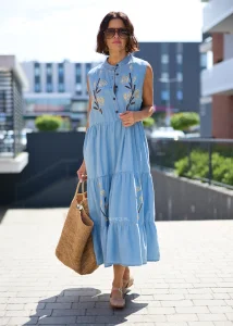 Sukienka Den Flor Jasny Denim 
