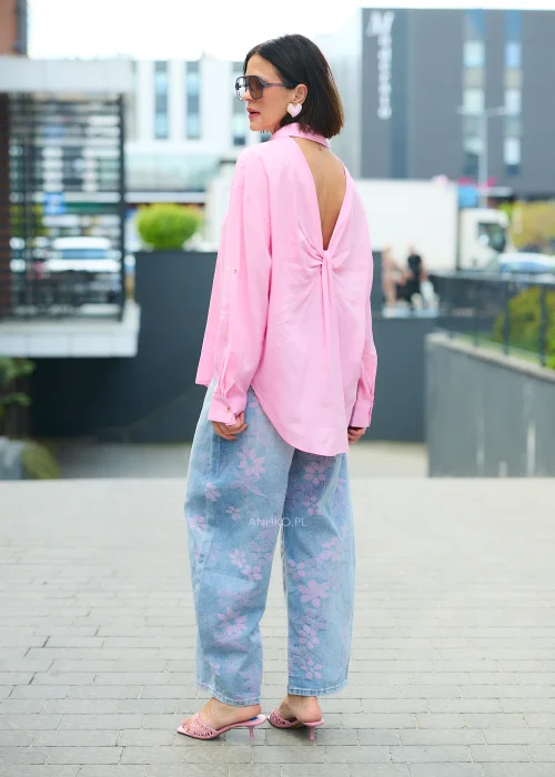 Jasnoniebieskie jeansy damskie wide leg z wysokim stanem i różowym kwiatowym wzorem