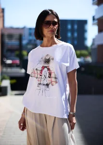 Bluzka Fashion Lady In Hat Biała