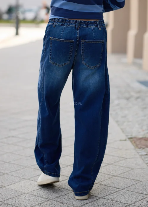 Denimowe jeansy damskie Varello w ciemnoniebieskim kolorze, szeroki fason wide leg z wysokim stanem i klasycznymi kieszeniami.