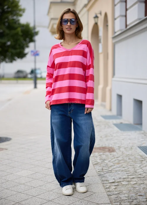 Denimowe jeansy damskie Varello w ciemnoniebieskim kolorze, szeroki fason wide leg z wysokim stanem i klasycznymi kieszeniami.