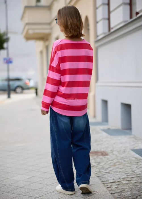 Denimowe jeansy damskie Varello w ciemnoniebieskim kolorze, szeroki fason wide leg z wysokim stanem i klasycznymi kieszeniami.
